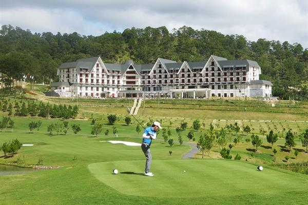 Sân golf Swiss-Belresort Tuyền Lâm 