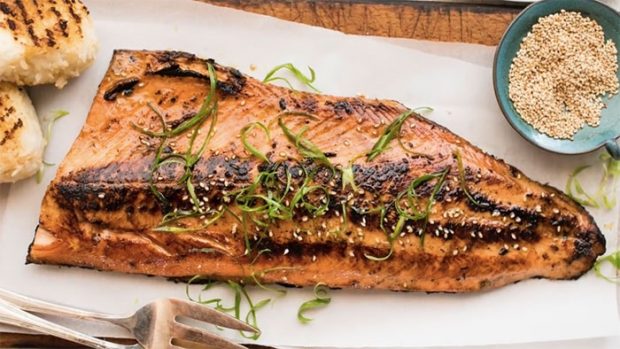 Cá hồi nướng - một trong những món ăn ngon nổi tiếng ở Na Uy