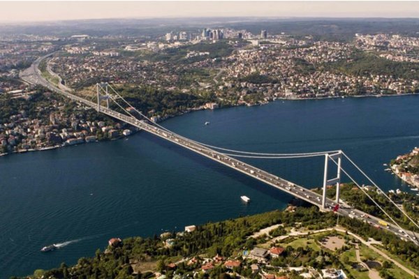 Cầu Bosphorus - ranh giới giữa 2 châu lục Á - Âu