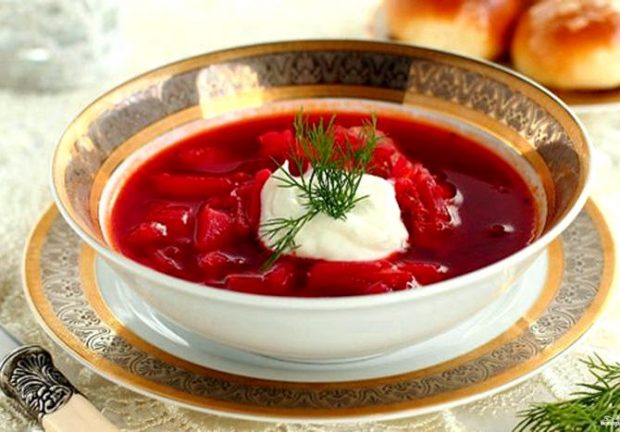 Súp củ cải đỏ Ukraina mó năn truyền thống của người Ukraina