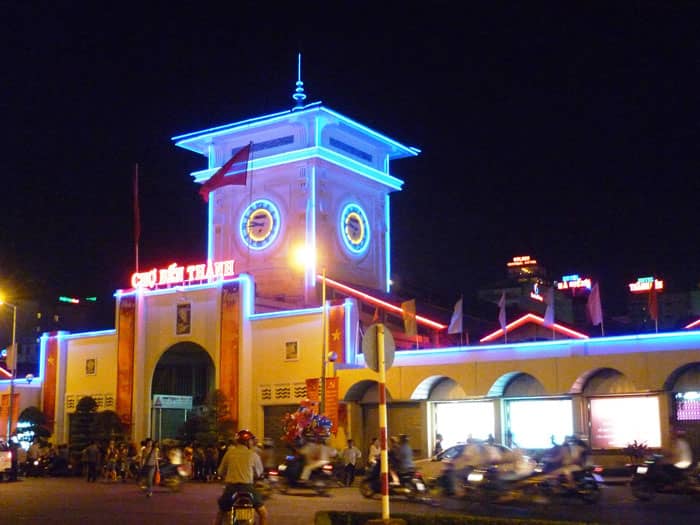 Chợ Bến Thành Top 10 Điểm Đến Sài Gòn phải ghé thăm